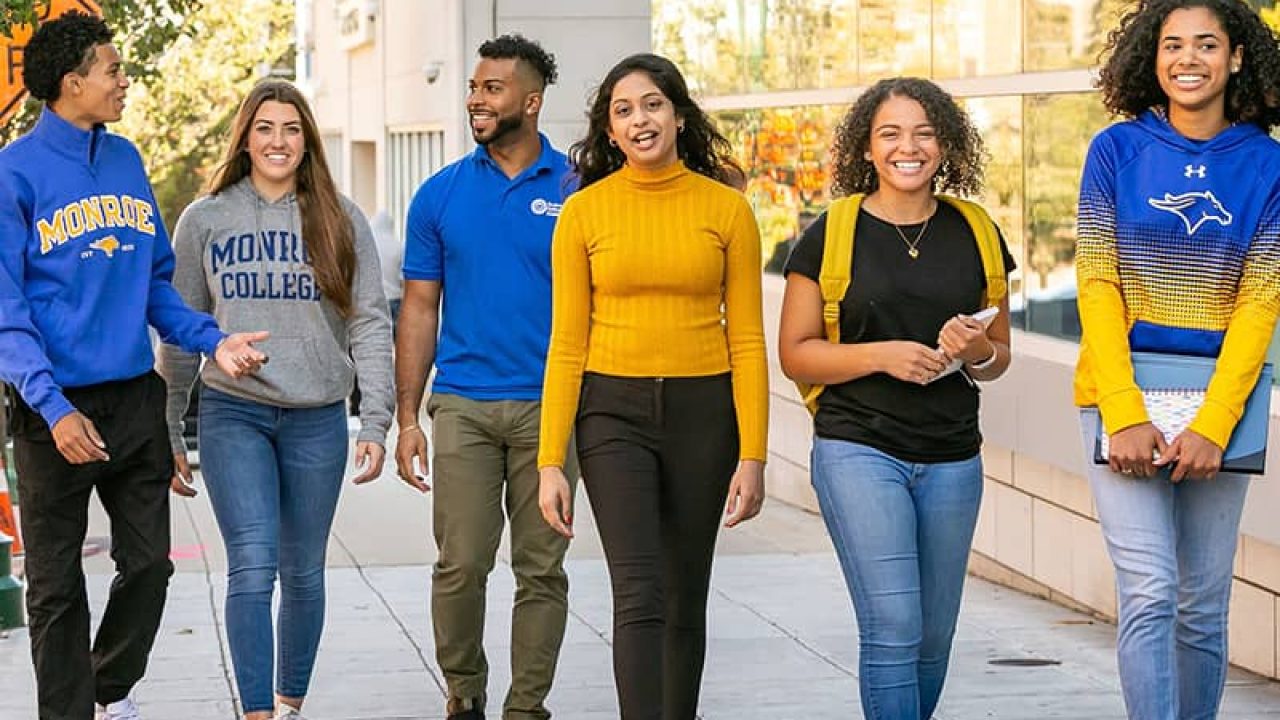 monroe-college-6192984-s